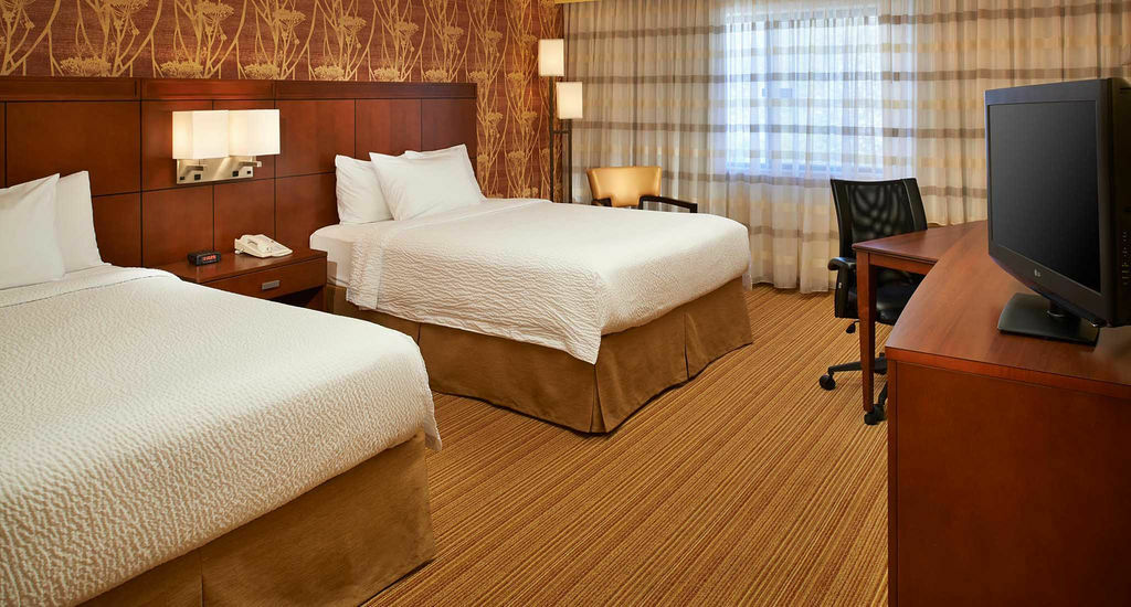 คอร์ทยาร์ด ดีทรอยต์ ยูทิกา Hotel ยูติกา ภายนอก รูปภาพ